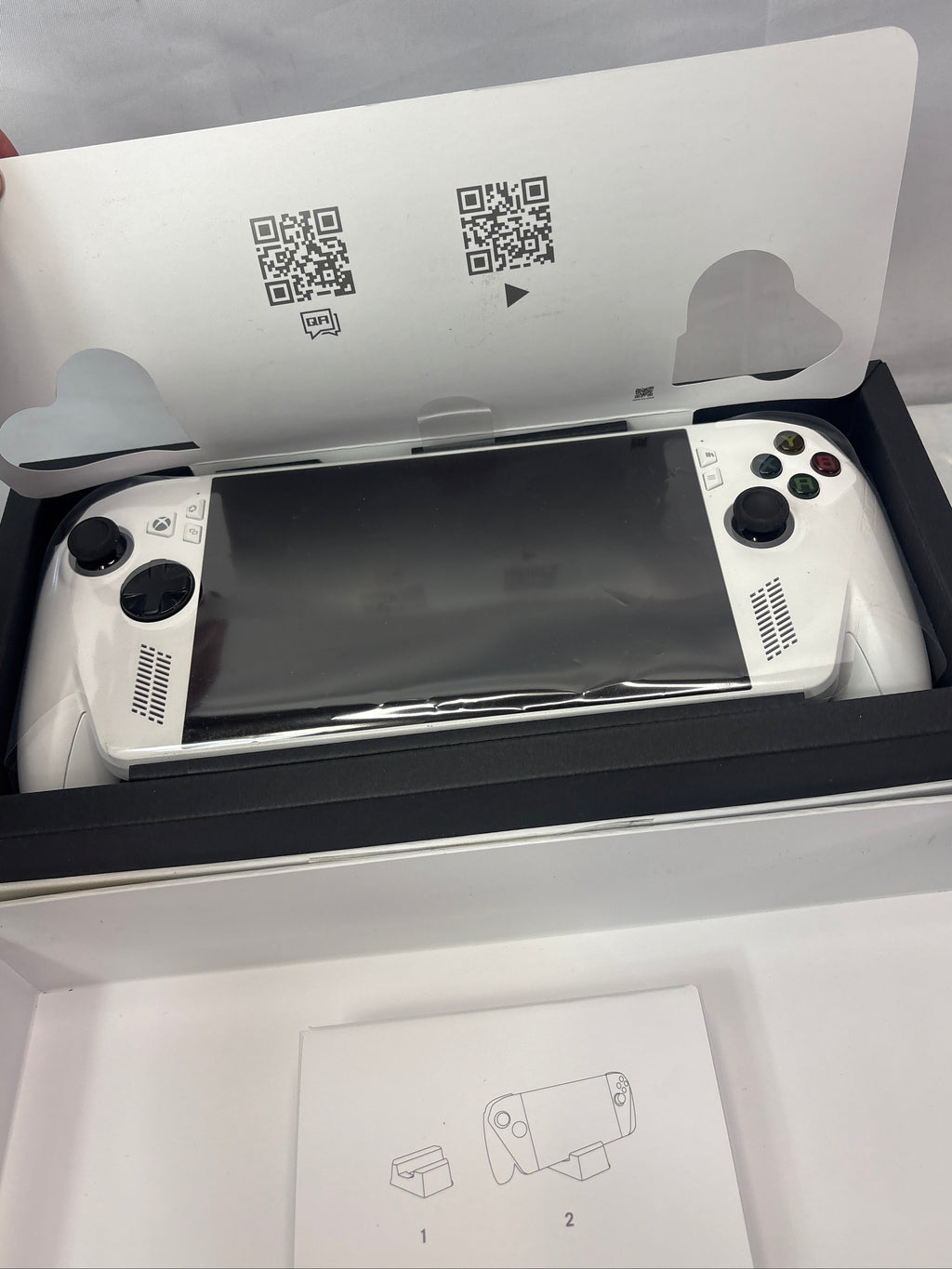 ASUS ROG Xbox Ally 7-in Touchscreen Gaming Handheld 512GB SSD - White *Pre-owned