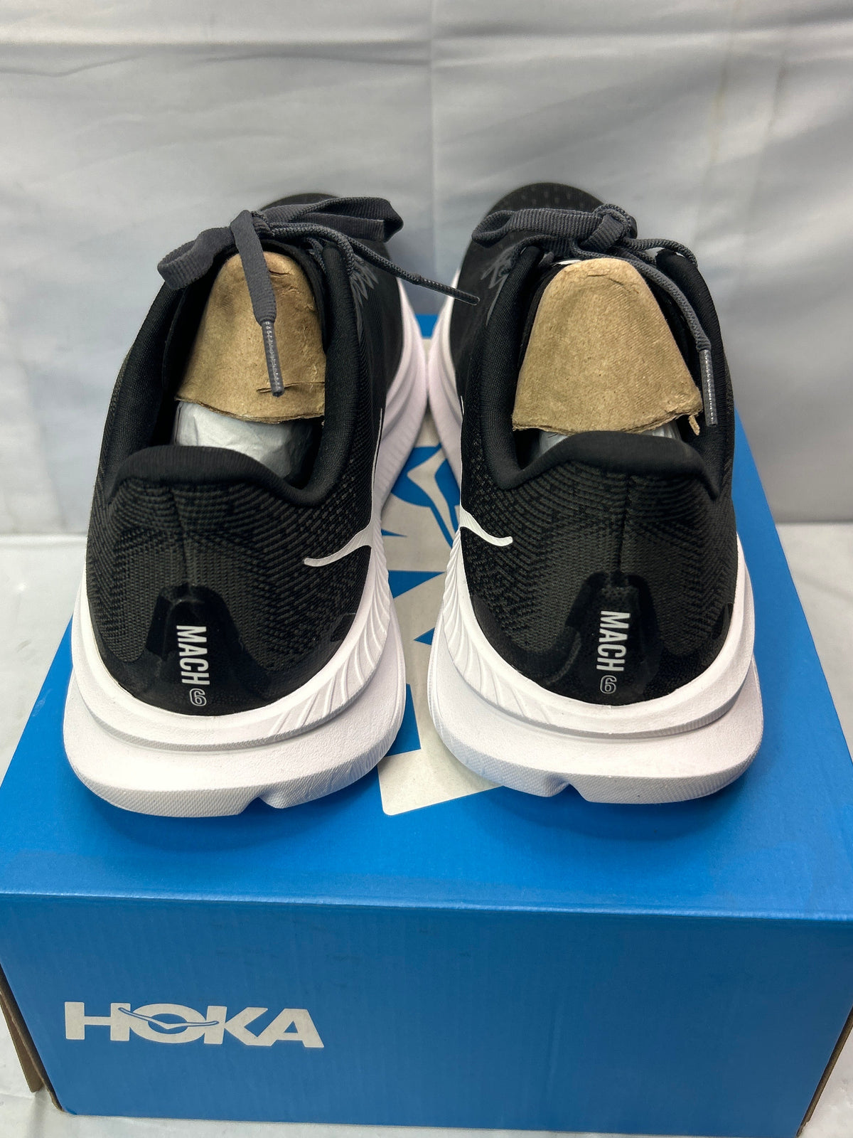 HOKA Women’s Machi 6 BWHT Size 9B *New