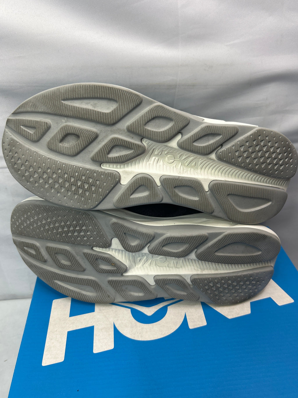 HOKA Men’s Rincon 4 BWHT Size 10D *Lightly Used*