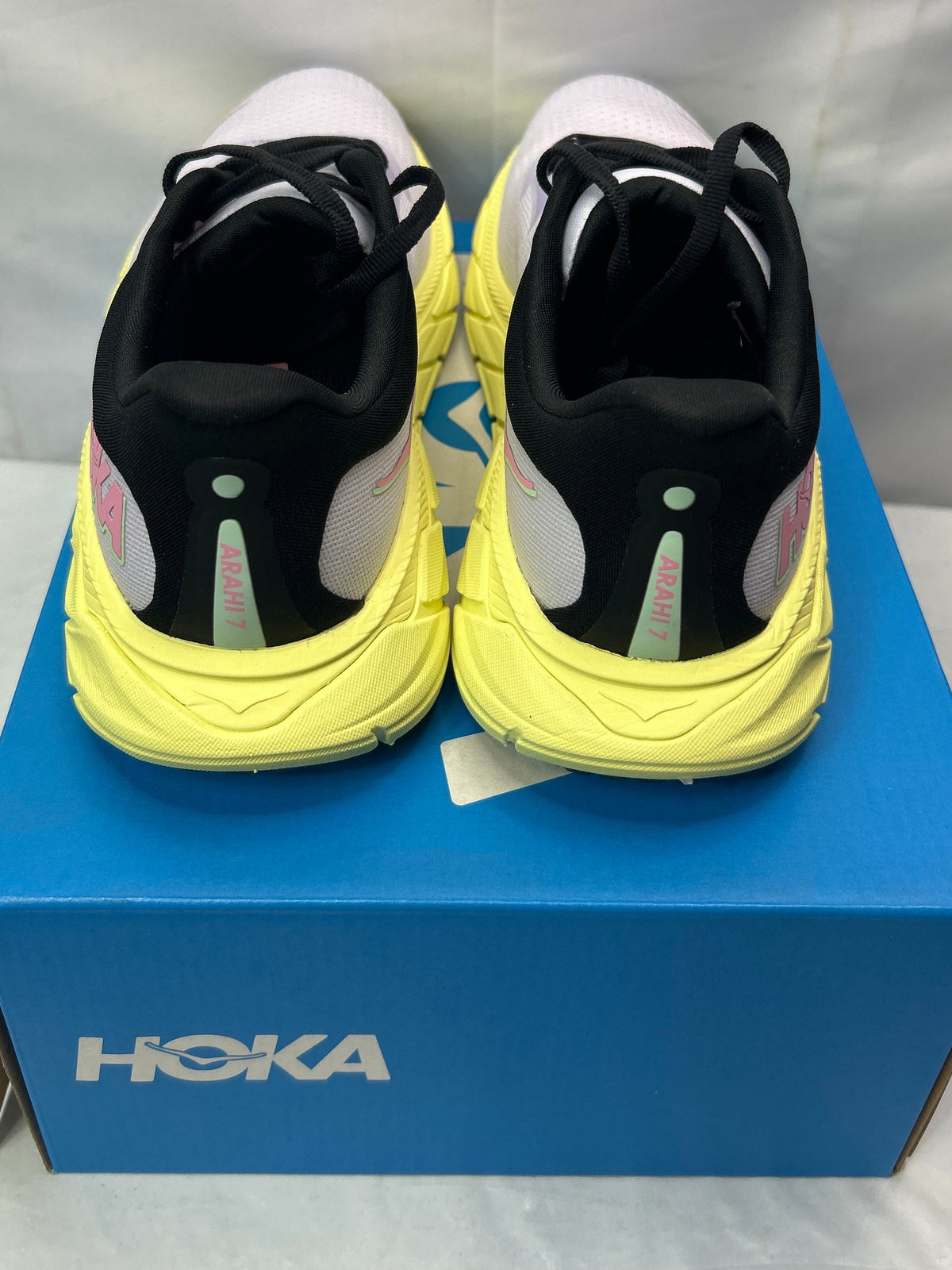HOKA Women’s Arahi 7 SWY Size 7B *New