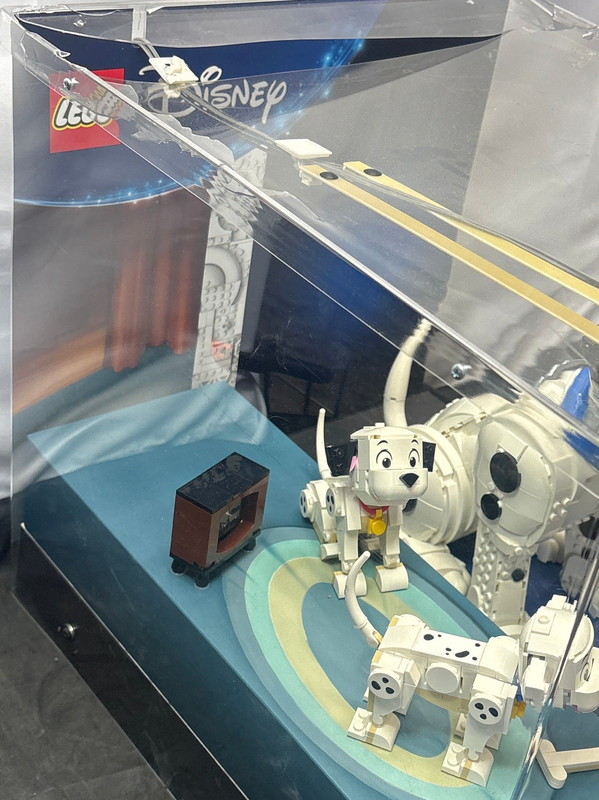 LEGO Disney 101 Dalmatians 43271 43269 Lighted Store Display *Damaged