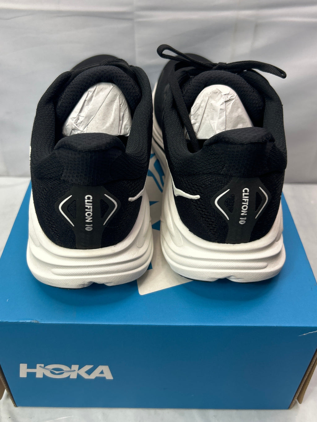 HOKA Men’s Clifton 10 BWHT Size 10.5D *New