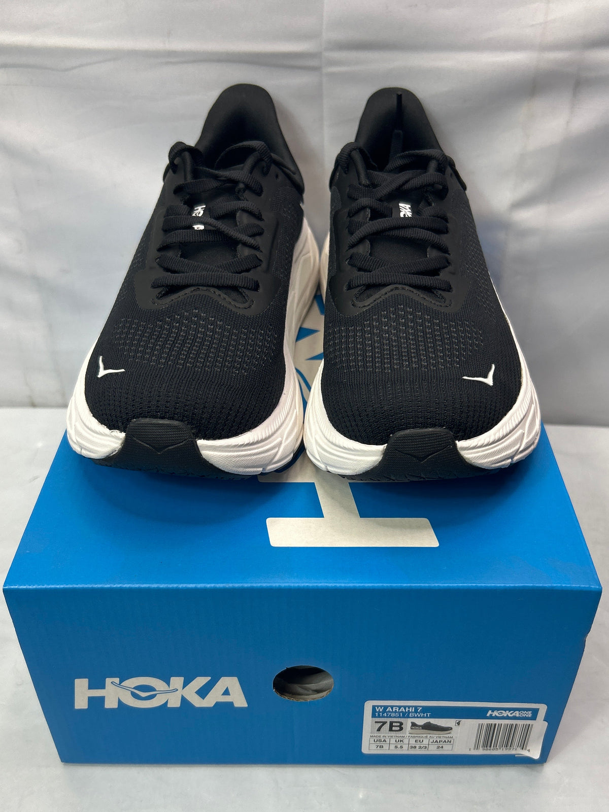 HOKA Women’s Arahi 7 BWHT Size 7B *New